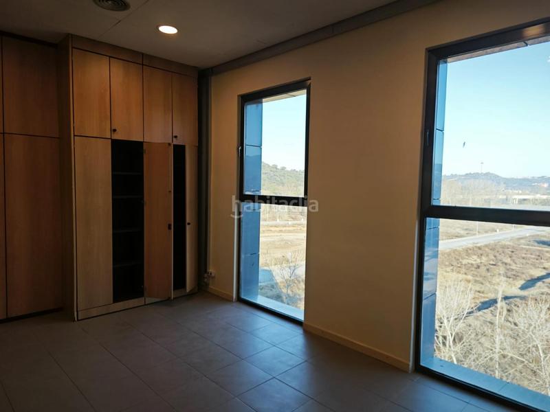 Foto 849007f6-080a-4a71-93a1-4af755161c42. Rent office space with heating in Quart