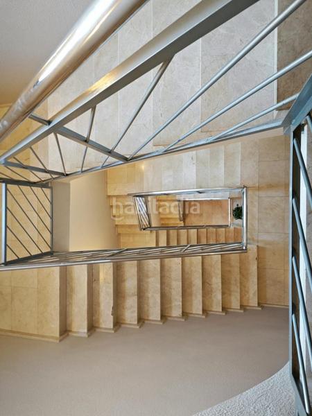 Foto 856c8df6-6dca-4829-894a-9af8ce5de663. Rent office space with heating in Quart
