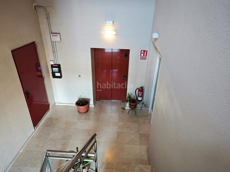 Foto 9e91c973-a969-444a-9d56-7183afec6779. Rent office space with heating in Quart