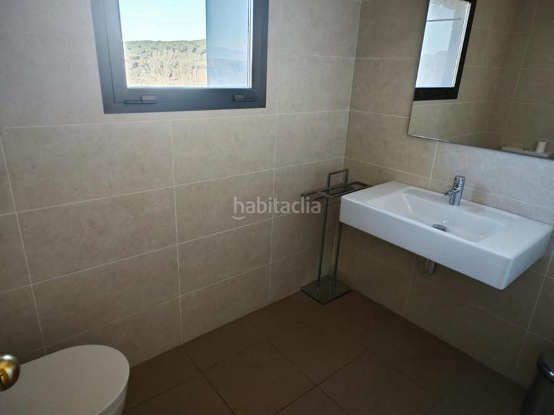 Foto cb6d1246-55d6-4a40-b62e-d18025e49c4f. Rent office space with heating in Quart