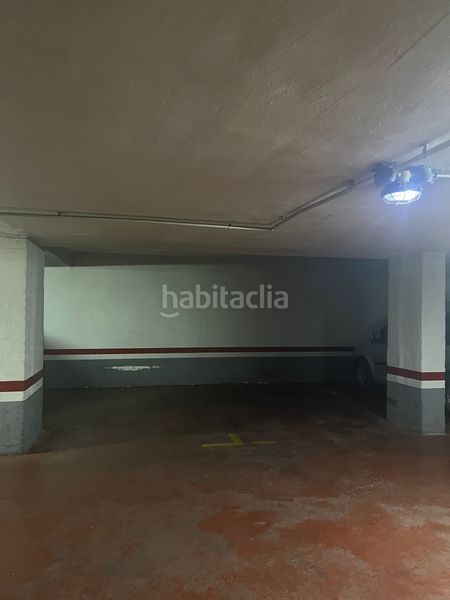 Foto f4a9ada0-7d05-494e-b7d8-c3ca05e0b097. Parking coche en Olot