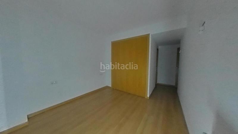 Foto c430a35d-f2f9-4527-866a-58ba0fb1c83a. Pis amb calefacció a Eixample Sud-Migdia Girona
