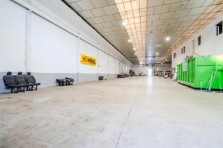 Lloguer Nau industrial  Del sud. Nau amb pati