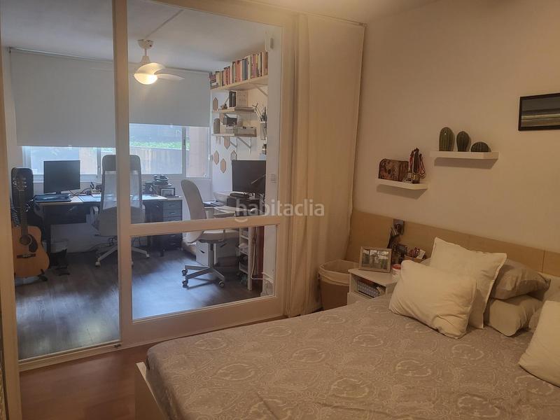 Foto 4e12cd2f-fa23-4804-abe9-fe761edabaa0. Piso  con balcón y párquind en Palau Girona