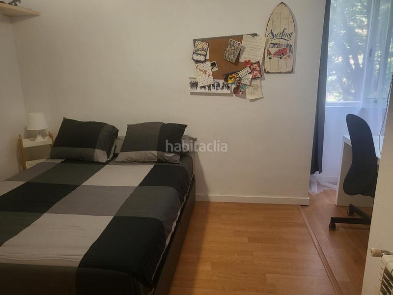 Foto c9aea430-e65b-4f2d-b5f2-9d1977e4b41b. Piso  con balcón y párquind en Palau Girona