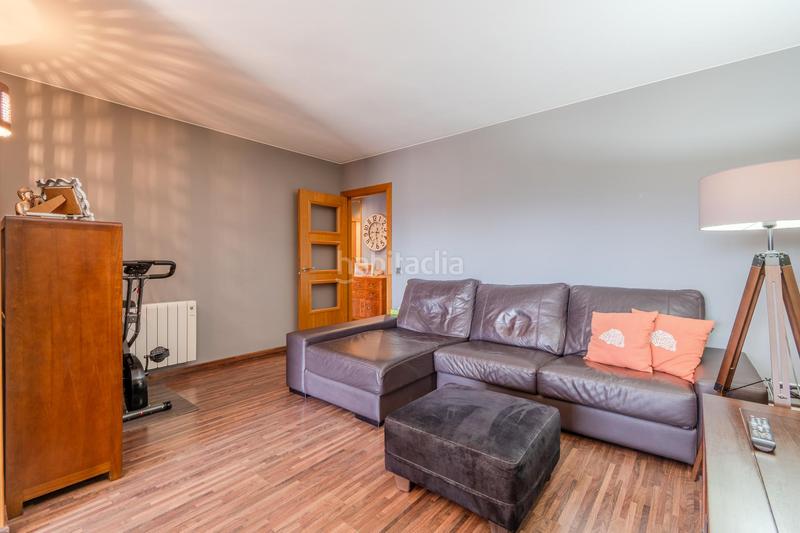 Foto 10a94ae6-94ce-4190-93d9-47d8153dbd14. Piso  en venta a en Eixample Sud-Migdia Girona