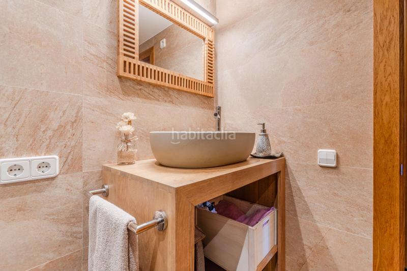 Foto fa34869b-eae0-454f-9884-5a616b809a13. Piso  en venta a en Eixample Sud-Migdia Girona