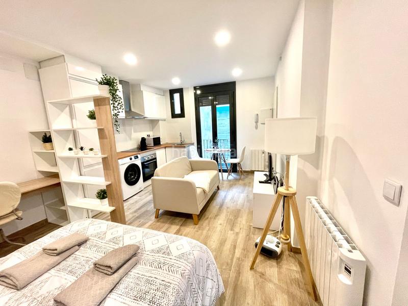 Foto 6b9e3ded-ef4a-4ea8-b8bc-1cbcd77022ef. Alquiler loft estudio con balcón en Barri Antic Manresa