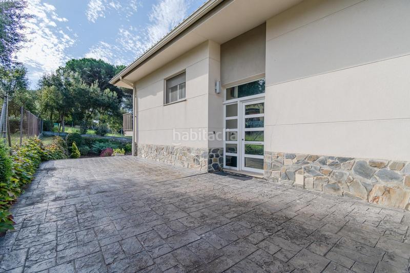 Foto f676ee4b-68b9-48df-a58b-ca5f5fab6495. Casa  con jardín en Caldes de Malavella