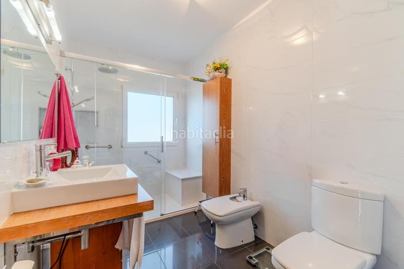 Foto fbdc3497-fe2b-40a5-af39-cab5d11790a3. Casa  con jardín en Caldes de Malavella