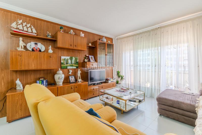 Foto a039bf12-01c8-4494-91b2-62d4c9c96ef2. Appartement avec parking dans Centre Salt