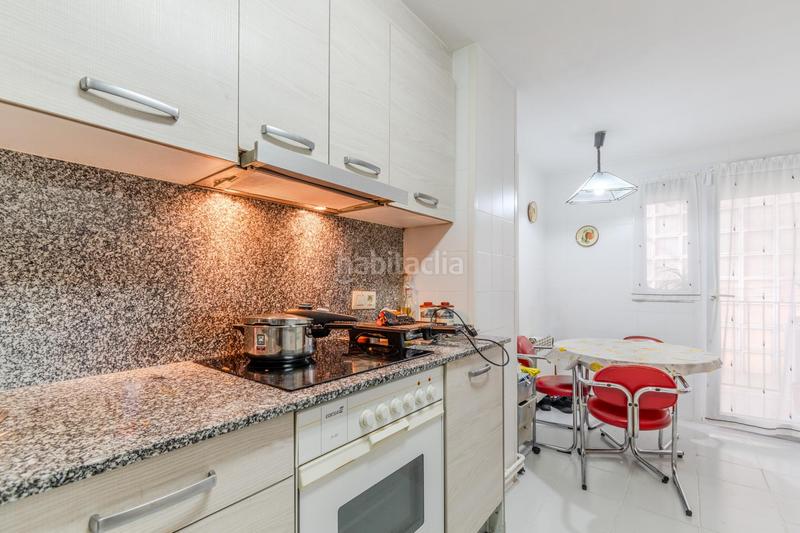 Foto a1a15554-99a7-467e-ac4c-299eb4d804d7. Appartement avec parking dans Centre Salt