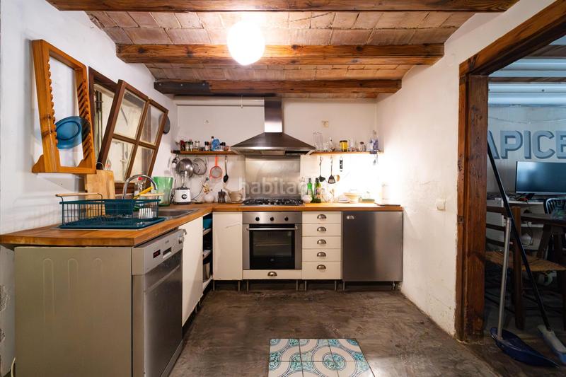 Foto f84dd793-8cd7-47b5-8823-cde5e36aa986. Local commercial dans Raval Barcelona