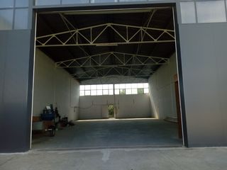 Miete Fabrikhalle  De la garrotxa. Nave con estrada de trailers