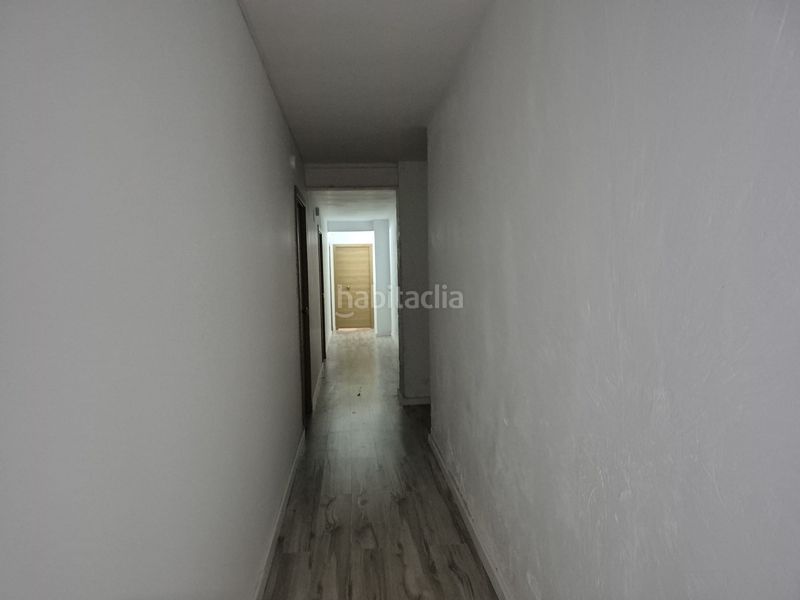Foto e17c1c20-5902-41da-9fbe-55fe812558ed. Local comercial a Baix Guinardó Barcelona