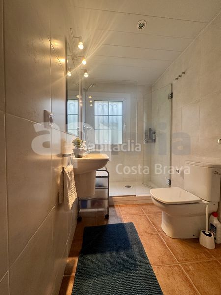 Foto d7717829-e544-4b80-bce3-ddf23af1c954. Apartament amb aparcament a Canyelles Lloret de Mar