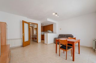 Flat  D'en narcís monturiol. Vivienda de dos habitaciones ensanche oeste sector maristas