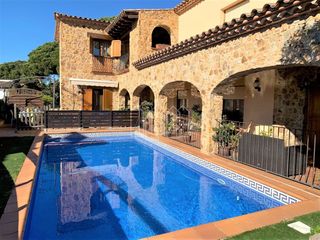 Casa en Centre. Casa en venta en blanes, con 479 m2, 4 habitaciones y 3 baños, 6