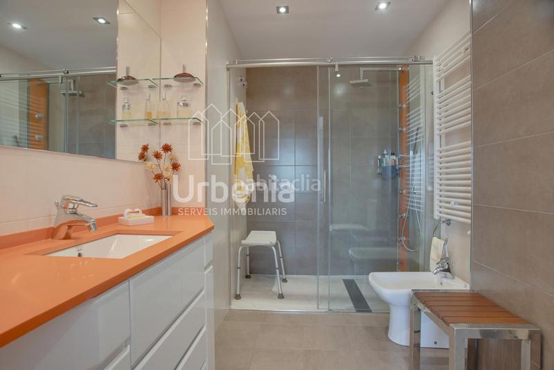 Foto 17aef29a-fb4b-4235-92b4-44fc998afd65. Casa amb calefacció aparcament a Les Creus Pineda de Mar