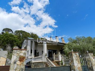 House in Òrrius. Te gusta la calma, la tranquilidad y la naturaleza? tenemos tu c