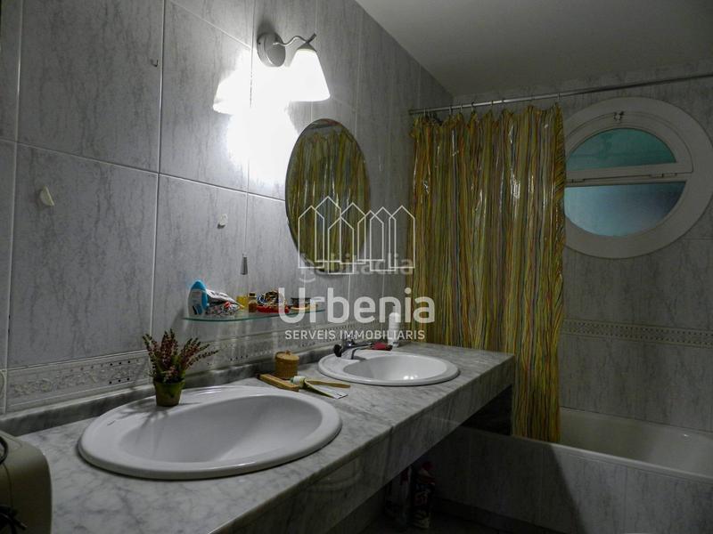 Foto 8313a37c-4d49-420d-a4f8-54327bd225d7. Haus mit heizung parking in Òrrius