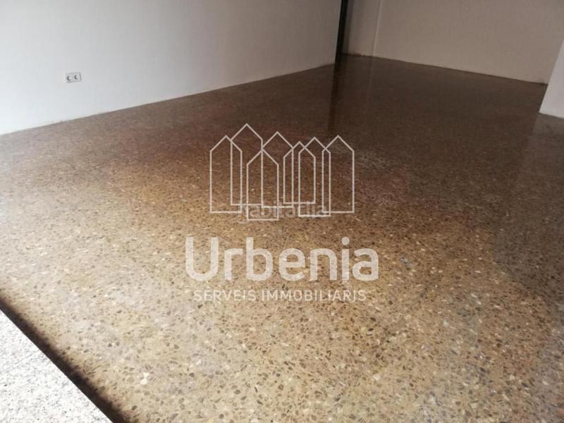 Foto 9a4bb6d8-a1fb-4a6a-b174-e97576fa3a06. Locale commerciale in Centre Mataró