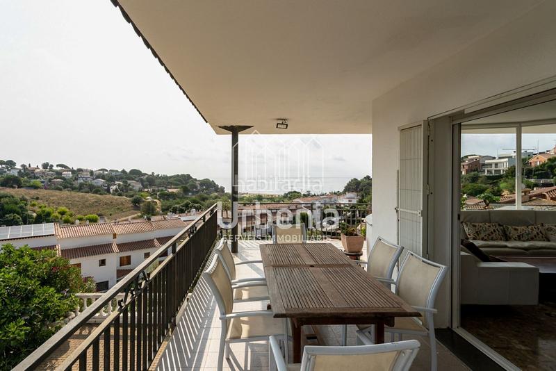 Foto 117cf72a-184d-4903-ba28-846dcb830101. Casa amb calefacció aparcament piscina a Urbanitzacions Arenys de Mar