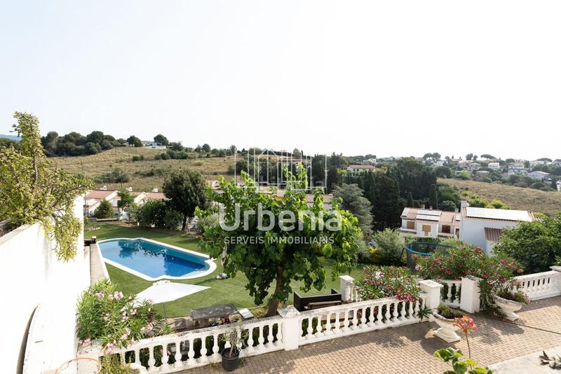 Foto 3349b578-122a-4813-897d-4db132d8e2e3. Casa amb calefacció aparcament piscina a Urbanitzacions Arenys de Mar