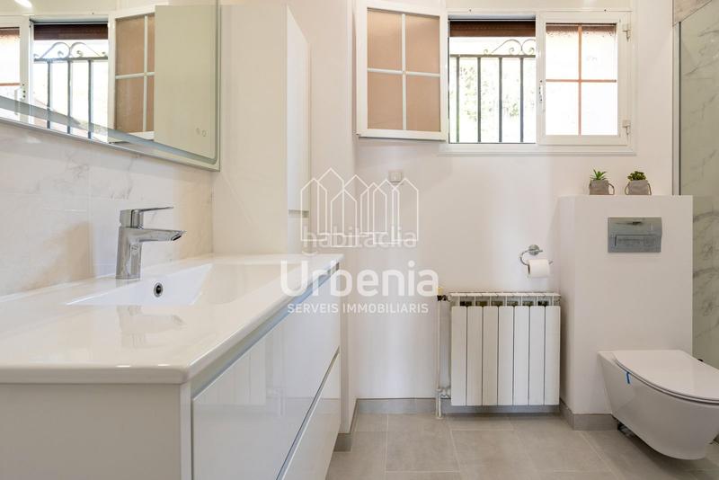 Foto 44f6854c-e35c-4053-b406-d46eb229cc91. Casa amb calefacció aparcament piscina a Urbanitzacions Arenys de Mar