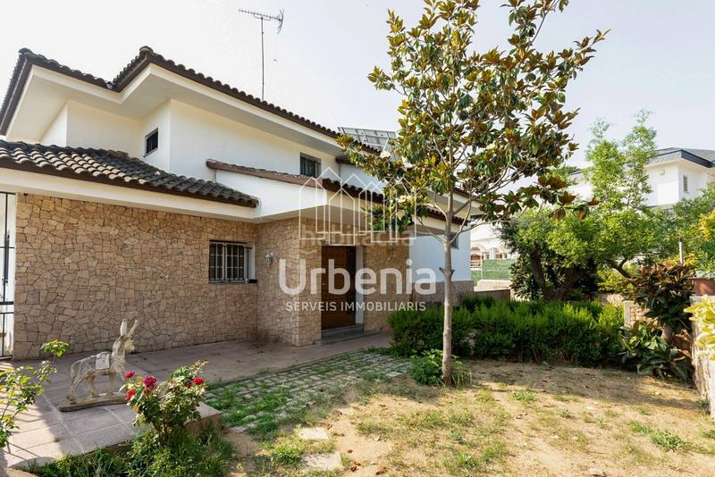 Foto 60e9aadb-08d4-4437-9689-7cb82c66ddb0. Casa amb calefacció aparcament piscina a Urbanitzacions Arenys de Mar