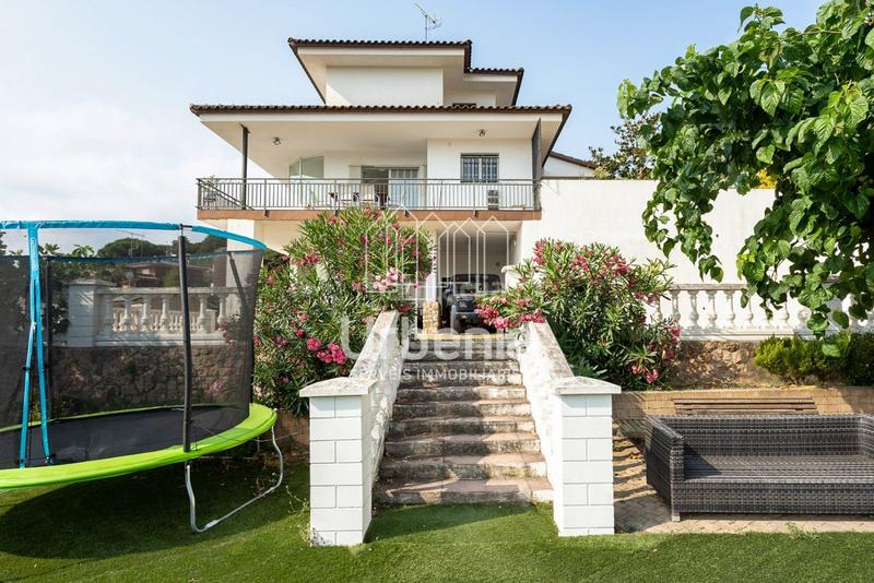 Foto 83cf7a23-a925-432b-b017-30e0e97aad5e. Casa amb calefacció aparcament piscina a Urbanitzacions Arenys de Mar