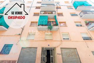 Pis a Cerdanyola Nord. Piso en venta okupado.