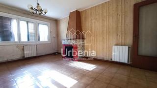Appartement à Zona Alta. Piso en premia de mar, barcelona, idóneo para familias.