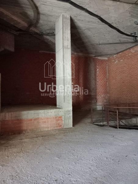 Foto 77c8b26a-6408-4d3a-b164-1b40d0eff89e. Local comercial  y con 190 m2. en Mataró