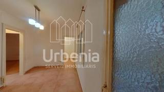 Appartamento in Zona Alta. Piso en premia de mar, barcelona, ideal para familias.