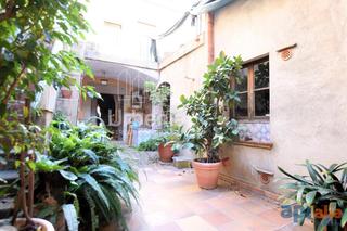 Casa adossada a Centre. Casa en mataró centro con espacio y muchas posibilidades