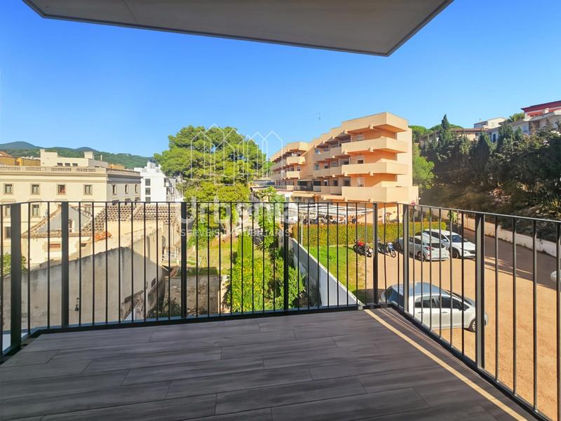 Foto 7111b9be-69b6-4c09-a68d-d665d2529597. Duplex con riscaldamento parcheggio piscina in Zona alta Arenys de Mar