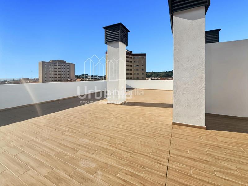 Foto e566fd0e-3a7f-4b4f-a9d4-44a4ed333133. Duplex con riscaldamento parcheggio piscina in Zona alta Arenys de Mar