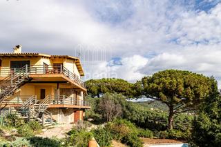 Xalet a Urbanitzacions. Chalet independiente en el parque forestal de mataró