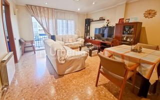 Pis a Cirera. Pisazo de dos habitaciones más despacho en cirera.