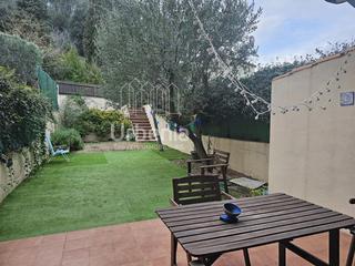 Maison à Arenys de Munt. Casa en pleno centro de arenys de munt con jardín de 100 m2!