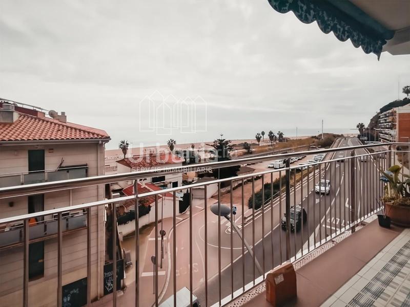 Foto f6dfe8a0-06c6-4c80-93a1-9932c88e1bf7. Pis amb calefacció a Canet de Mar