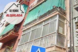 Pis  Poeta josep punsola. Oportunidad sólo para inversores. inmueble okupado.