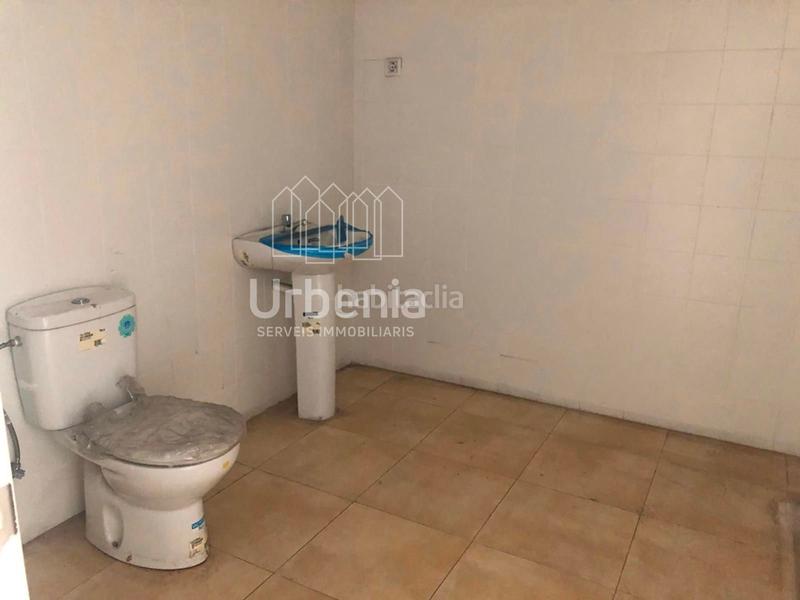 Foto ba4ba0cf-e65d-444a-a5a6-a9f3f3a7299d. Local comercial a Via Europa - Parc Central Mataró