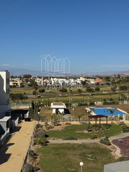 Foto 7226d23f-2e56-4ee2-a779-7f40c6e23ba3. Piso planta baja de obra nueva con amplia terraza, una plaza de parking ubicada en Almería