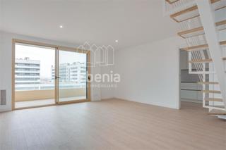 Dachwohnung in Carrer d'antoni bori 50. Hoy os presentamos este espectacular ático a estrenar de 4 habit