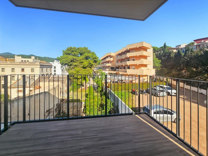 Foto 328451bb-2e54-49de-9a83-51a5c9d628d9. Pis 105m<sup>2</sup> amb calefacció aparcament piscina a Zona alta Arenys de Mar