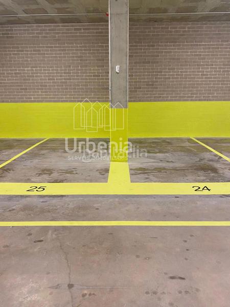 Foto 503bb9be-577a-41f2-a1a5-861d581dd183. Aparcament cotxe a Centre Mataró