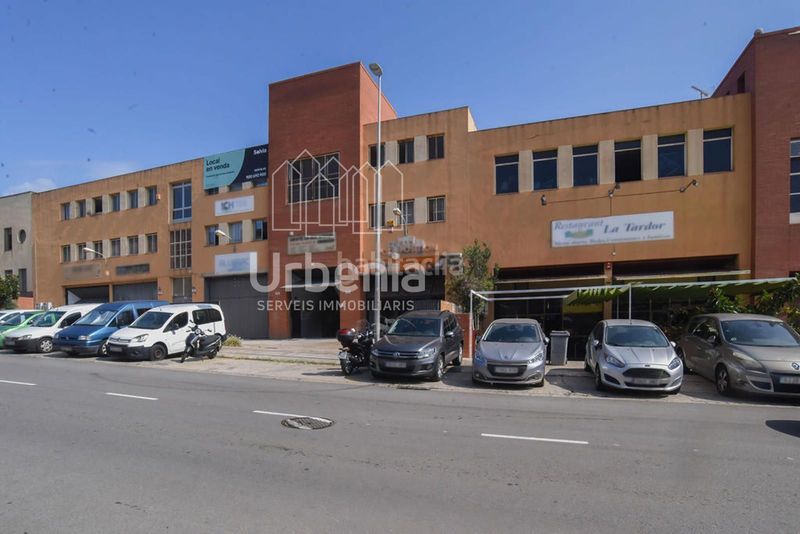 Foto 067132b9-45e5-44b0-8f5d-5d7f4f325d5a. Local comercial a Rocafonda Mataró