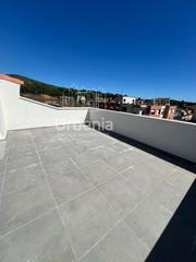 Casa adossada a Canet de Mar. Canet de mar  espectacular casa de obra nueva, no hay nada mejor